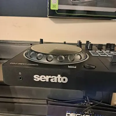 Pioneer DJ - DDJ-REV1 2